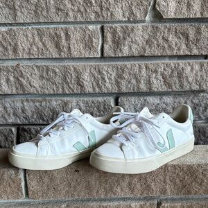 Veja Campo Leather Sneakers Women’s Size 7 White & Mint